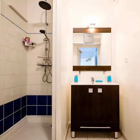 Turquoise Apartment *